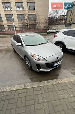Седан Mazda 3 2013 в 