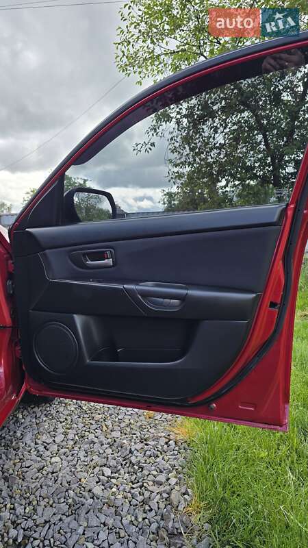 Хетчбек Mazda 3 2006 в Снятині