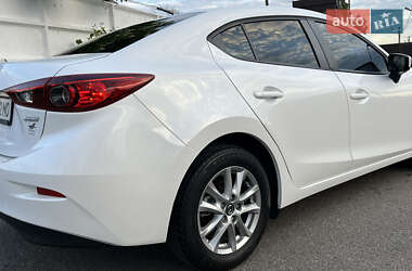 Седан Mazda 3 2015 в 