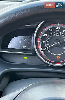 Седан Mazda 3 2015 в 