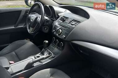 Хэтчбек Mazda 3 2012 в 