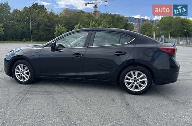 Седан Mazda 3 2015 в 