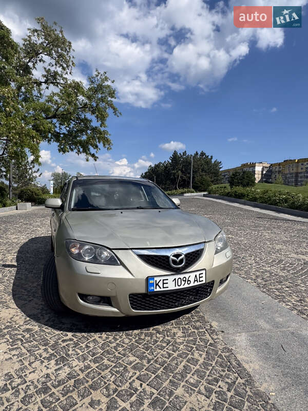 Седан Mazda 3 2006 в Днепре