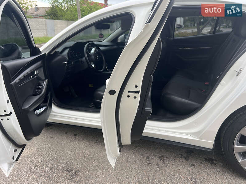 Седан Mazda 3 2018 в Харькове