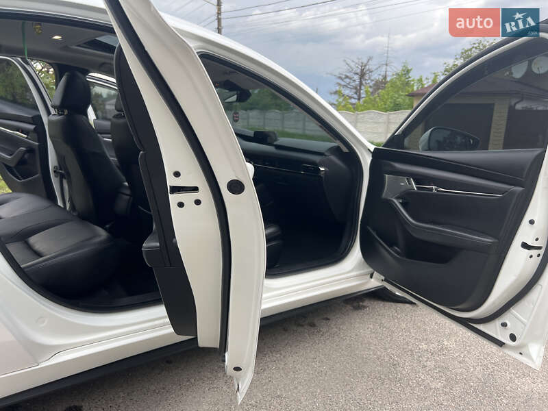 Седан Mazda 3 2018 в Харькове