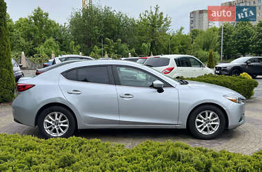 Седан Mazda 3 2016 в 