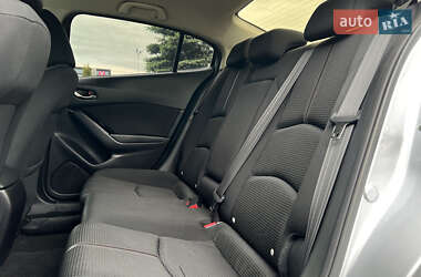 Седан Mazda 3 2016 в 