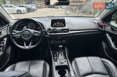 Седан Mazda 3 2017 в 