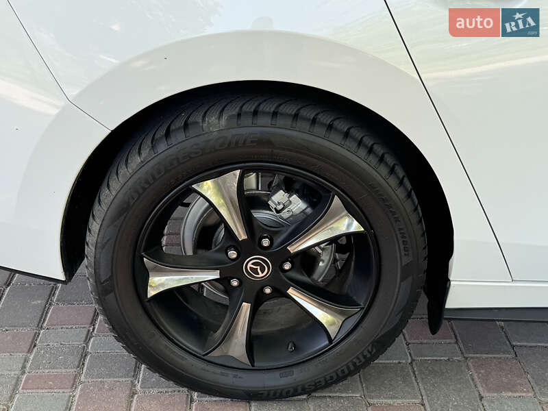 Седан Mazda 3 2019 в Кропивницькому