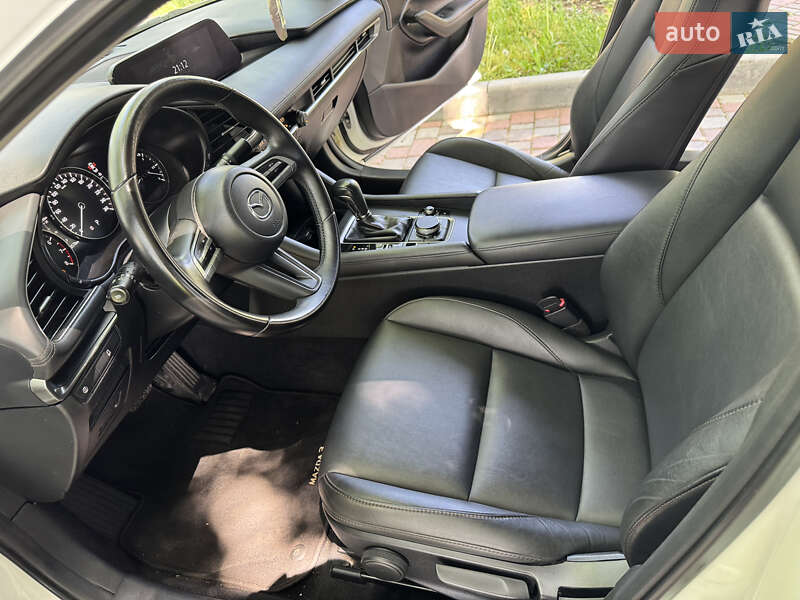 Седан Mazda 3 2019 в Кропивницькому