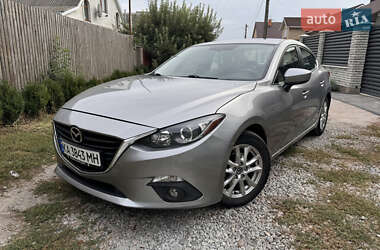 Седан Mazda 3 2016 в Кагарлику