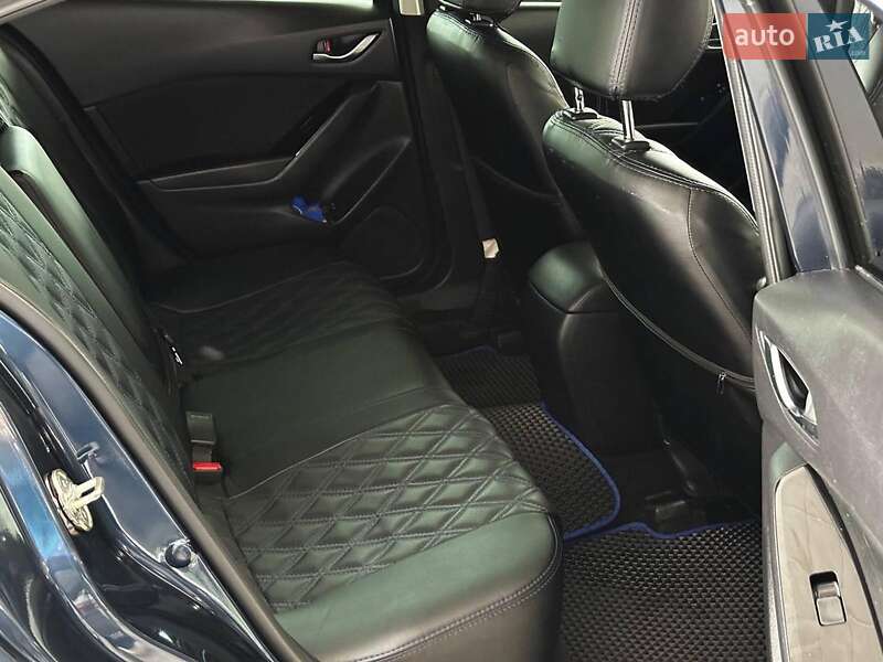 Седан Mazda 3 2018 в Одессе