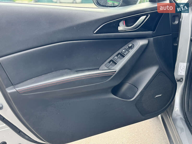 Седан Mazda 3 2014 в Киеве