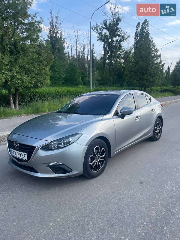 Седан Mazda 3 2016 в 