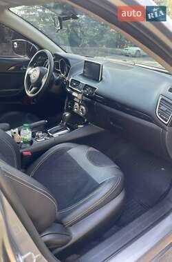 Седан Mazda 3 2016 в 