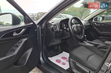Седан Mazda 3 2014 в 