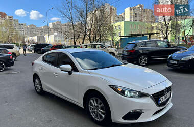 Седан Mazda 3 2015 в 