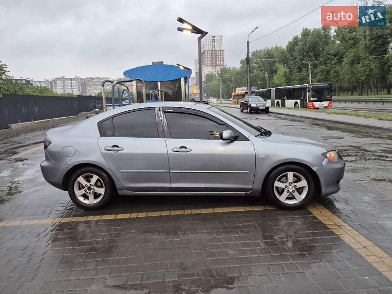 Седан Mazda 3 2004 в Дніпрі