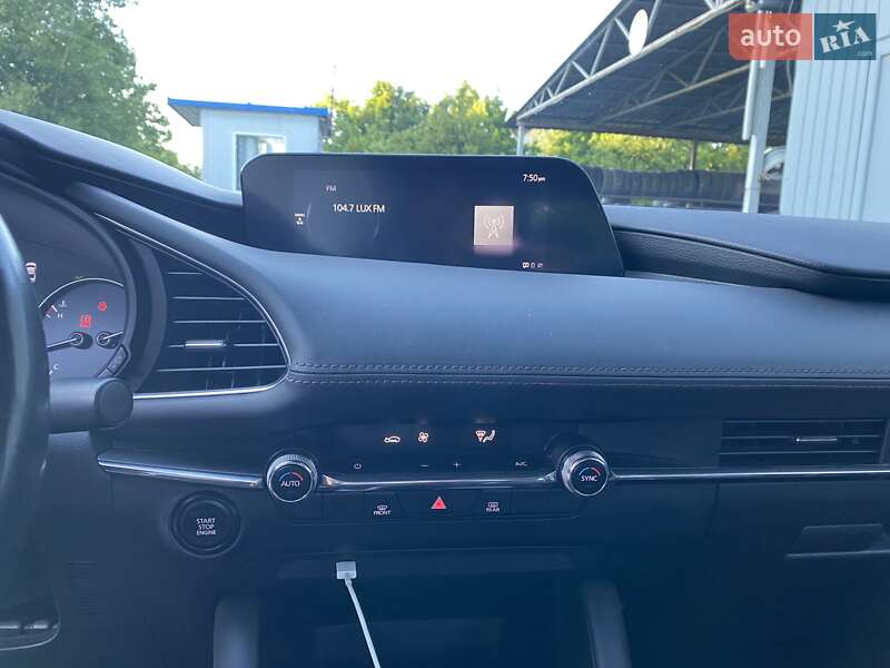 Седан Mazda 3 2019 в Львові