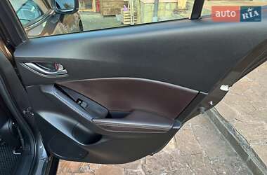Седан Mazda 3 2018 в 