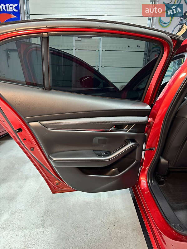 Седан Mazda 3 2019 в Киеве