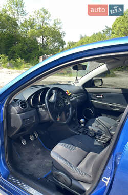 Седан Mazda 3 2004 в 