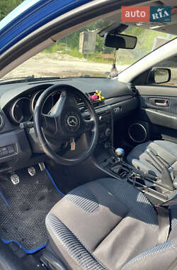 Седан Mazda 3 2004 в 