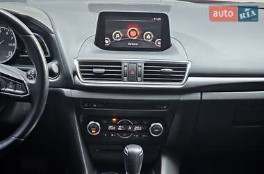 Седан Mazda 3 2017 в 