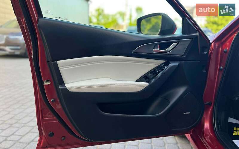Седан Mazda 3 2017 в Ивано-Франковске