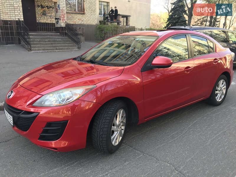 Седан Mazda 3 2013 в 