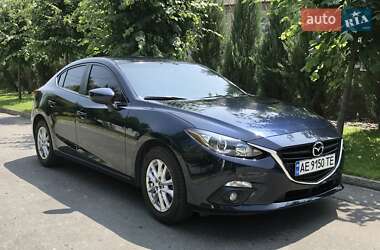 Седан Mazda 3 2015 в Дніпрі