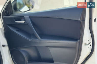 Хэтчбек Mazda 3 2010 в 