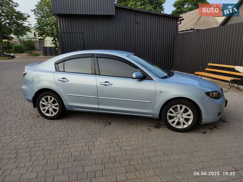 Седан Mazda 3 2007 в Первомайске