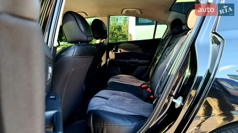 Седан Mazda 3 2005 в Запорожье