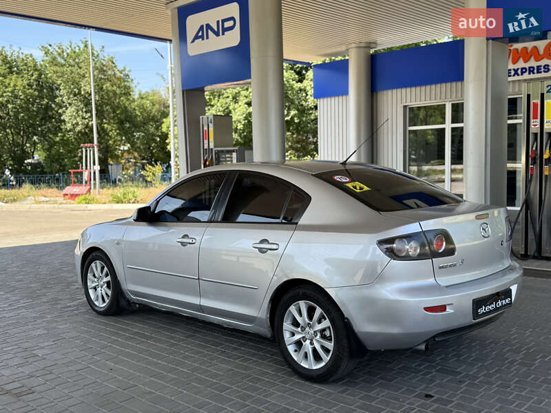 Седан Mazda 3 2005 в Николаеве