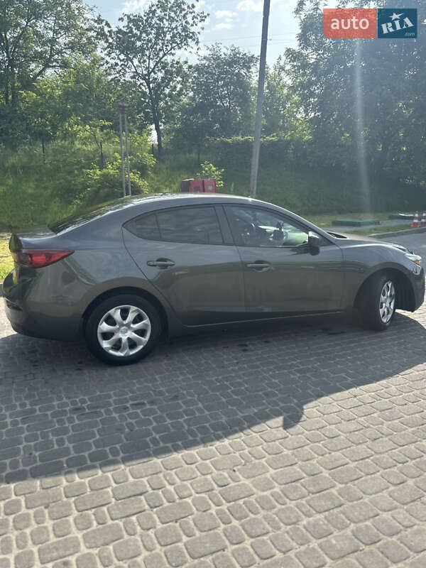 Седан Mazda 3 2017 в Львове
