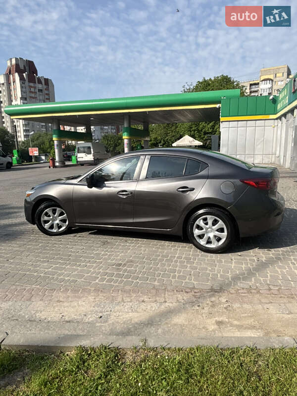 Седан Mazda 3 2017 в Львове