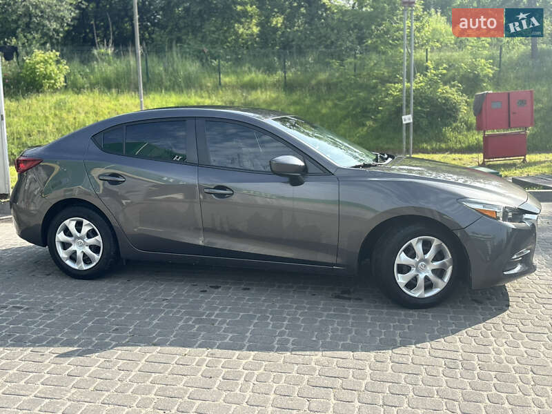 Седан Mazda 3 2017 в Львове