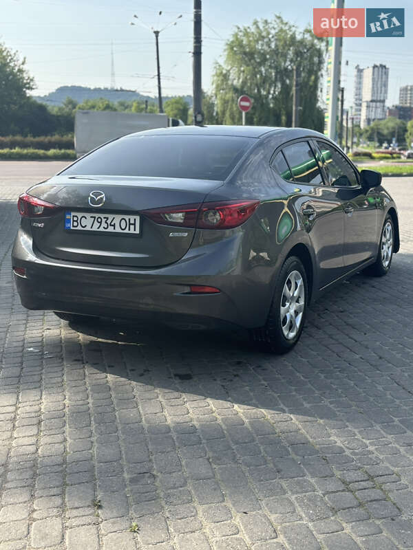 Седан Mazda 3 2017 в Львове