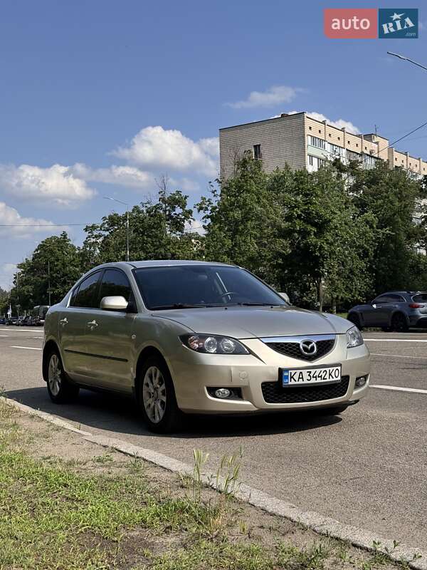 Седан Mazda 3 2006 в Киеве