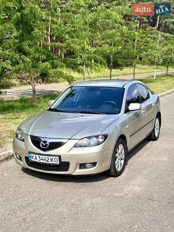 Седан Mazda 3 2006 в Киеве