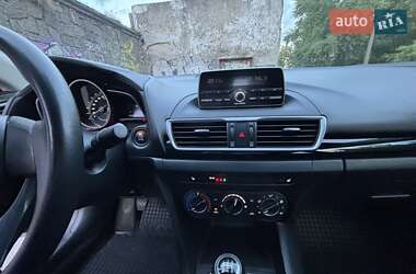 Седан Mazda 3 2015 в 