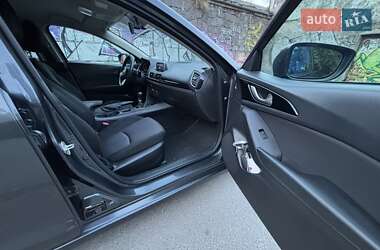 Седан Mazda 3 2015 в 