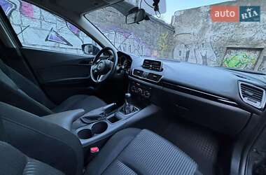 Седан Mazda 3 2015 в 