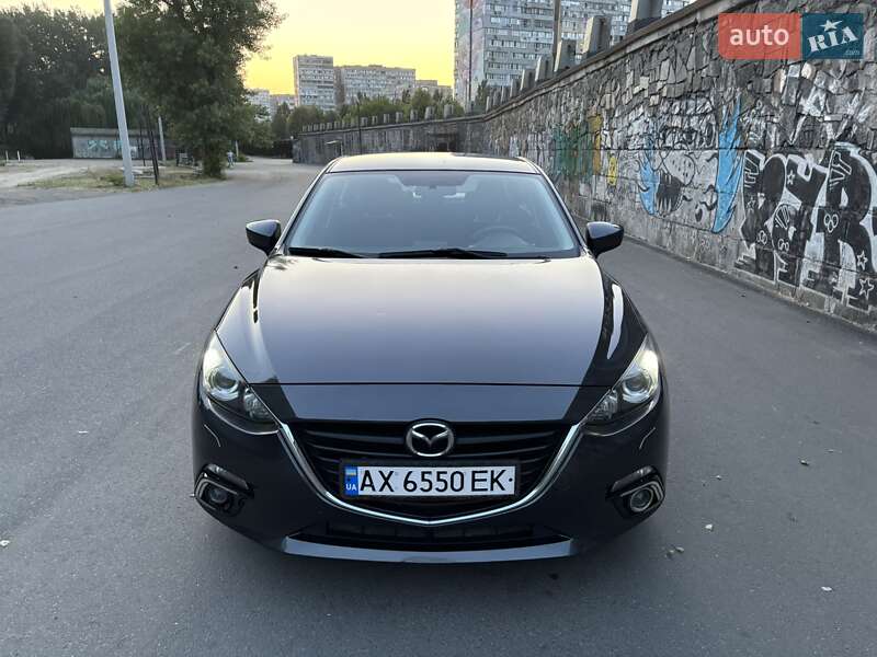 Седан Mazda 3 2015 в Днепре