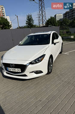 Седан Mazda 3 2018 в Киеве
