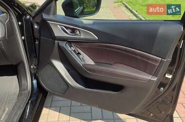 Седан Mazda 3 2016 в 