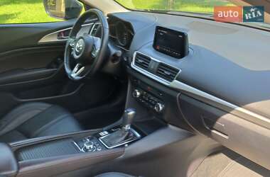Седан Mazda 3 2016 в 