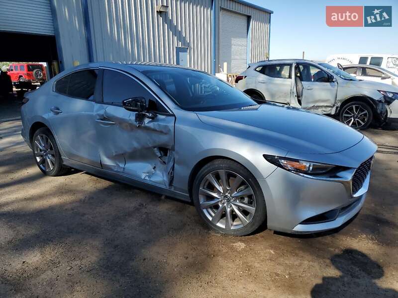 Седан Mazda 3 2019 в Львове