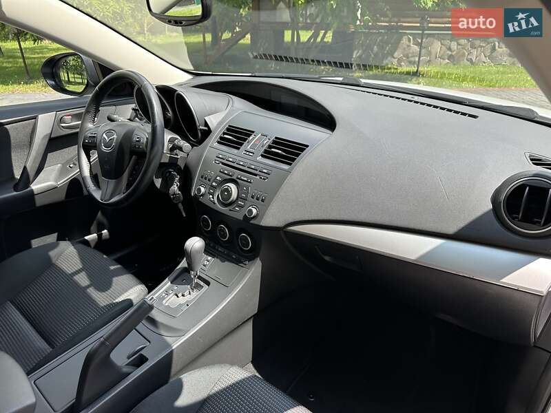 Хетчбек Mazda 3 2011 в Луцьку